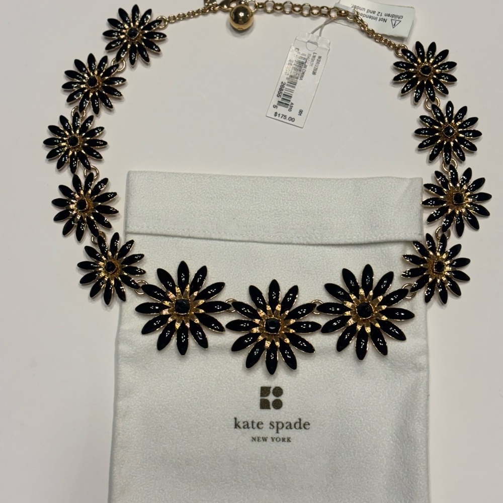 KATE SPADE NECKLACE “ DAISY “ PATTERN
RARE FIND!  CLASSY FEMININE FESTIVE